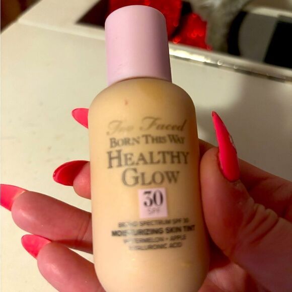Too Faced Healthy Glow Foundation w SPF 30 in Snow - Picture 1 of 2